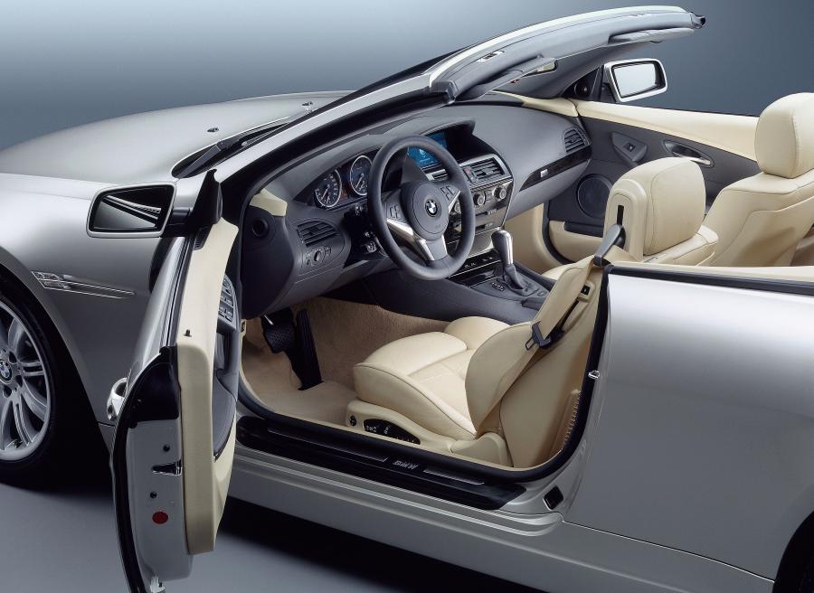 Интерьер BMW 645Ci Convertible (E64) 2004 года  (фото 27 из 43)